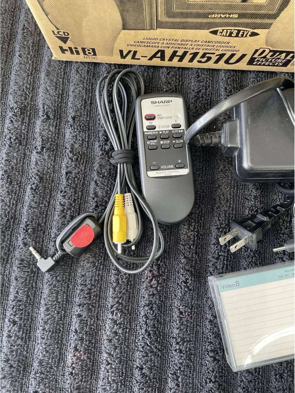 Sharp VL-AH151U Camcorder working tested with box and charger and battery